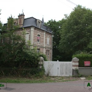 27 - Maison de briques