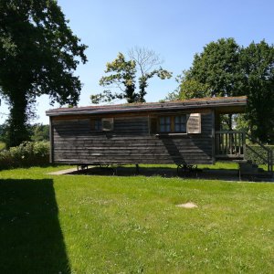 Camping de la Sélune : une roulotte