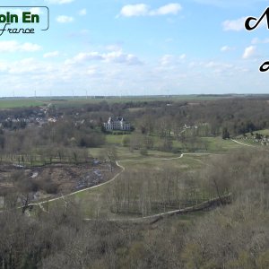 Tour Trajane : vue sur le château de Méréville (1)