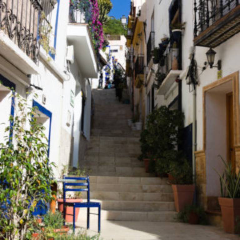 Barrio Santa Cruz à Alicante : un village traditionnel dans la ville !